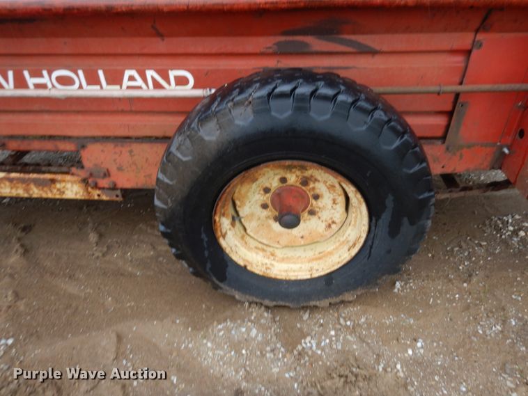 image for item IX9421 New Holland 519  manure spreader