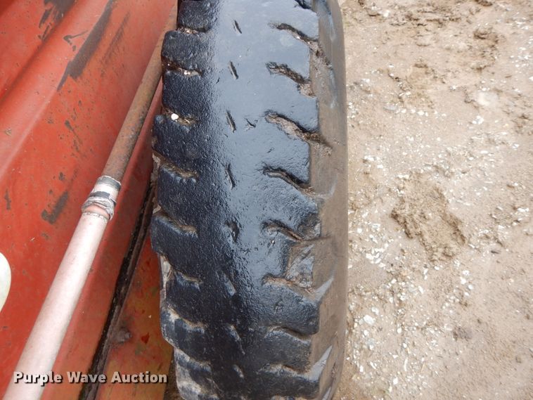 image for item IX9421 New Holland 519  manure spreader