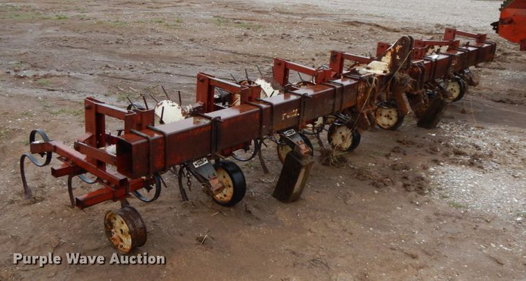 image for item IX9422 Row crop cultivator