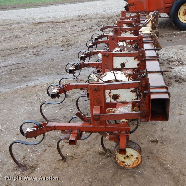 image for item IX9422 Row crop cultivator