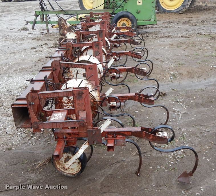 image for item IX9422 Row crop cultivator