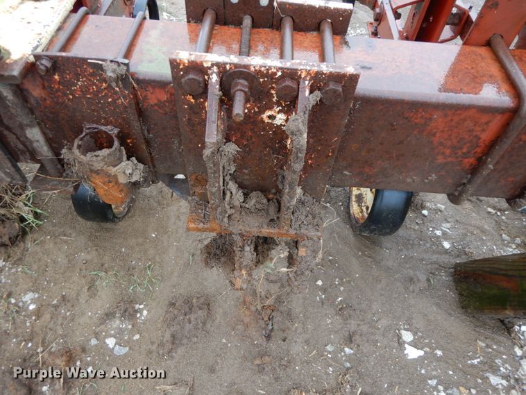 image for item IX9422 Row crop cultivator