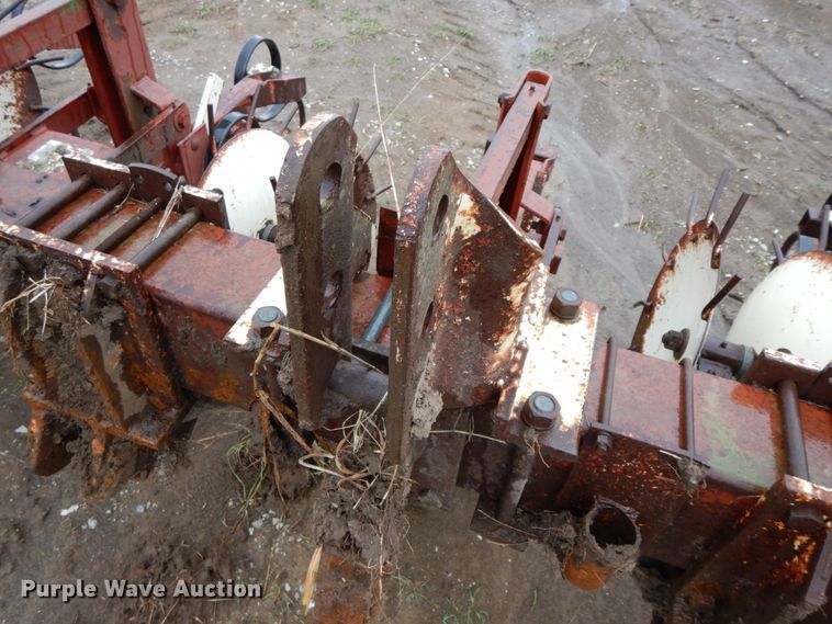 image for item IX9422 Row crop cultivator