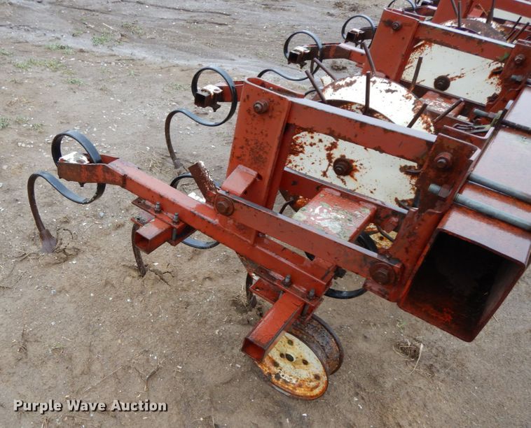 image for item IX9422 Row crop cultivator