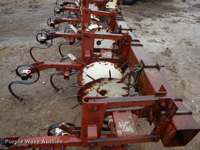 image for item IX9422 Row crop cultivator