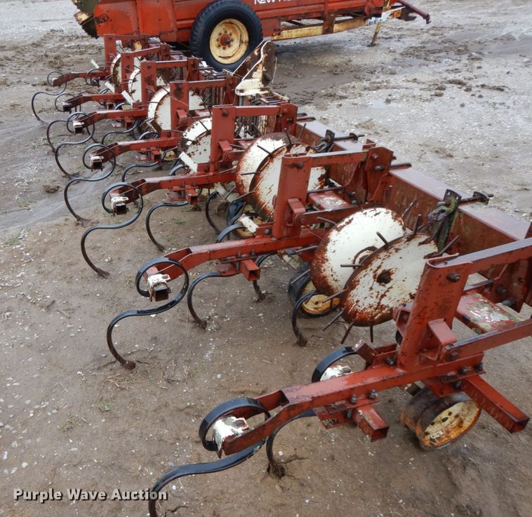 image for item IX9422 Row crop cultivator