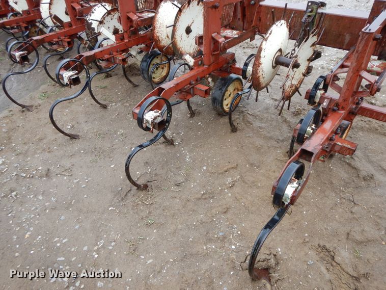image for item IX9422 Row crop cultivator