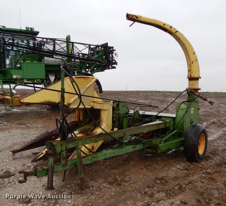 image for item IX9423 John Deere 3800  forage harvester