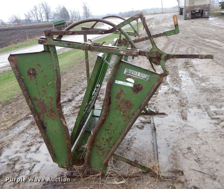 image for item IX9425 Powder River  squeeze chute