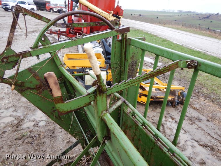 image for item IX9425 Powder River  squeeze chute