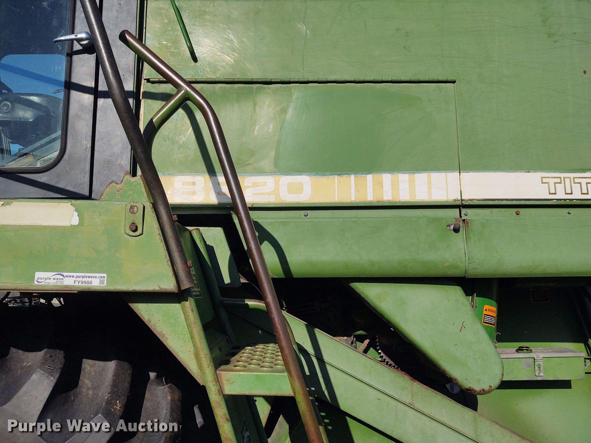 1986 John Deere 8820 Titan II RWA combine in Leon, KS | Item FY9988 sold |  Purple Wave