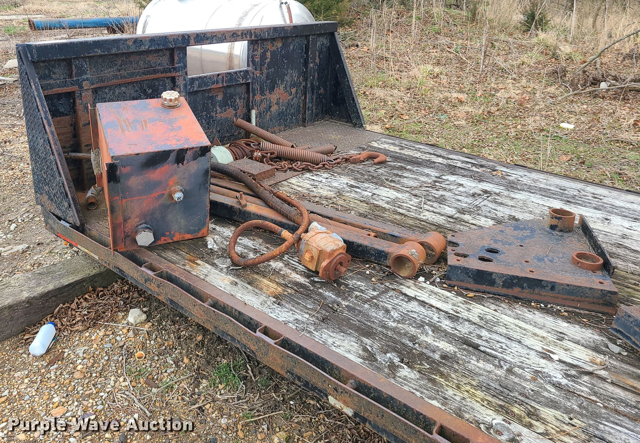 Rollback truck bed in Otterville, MO Item GY9708 sold Purple Wave