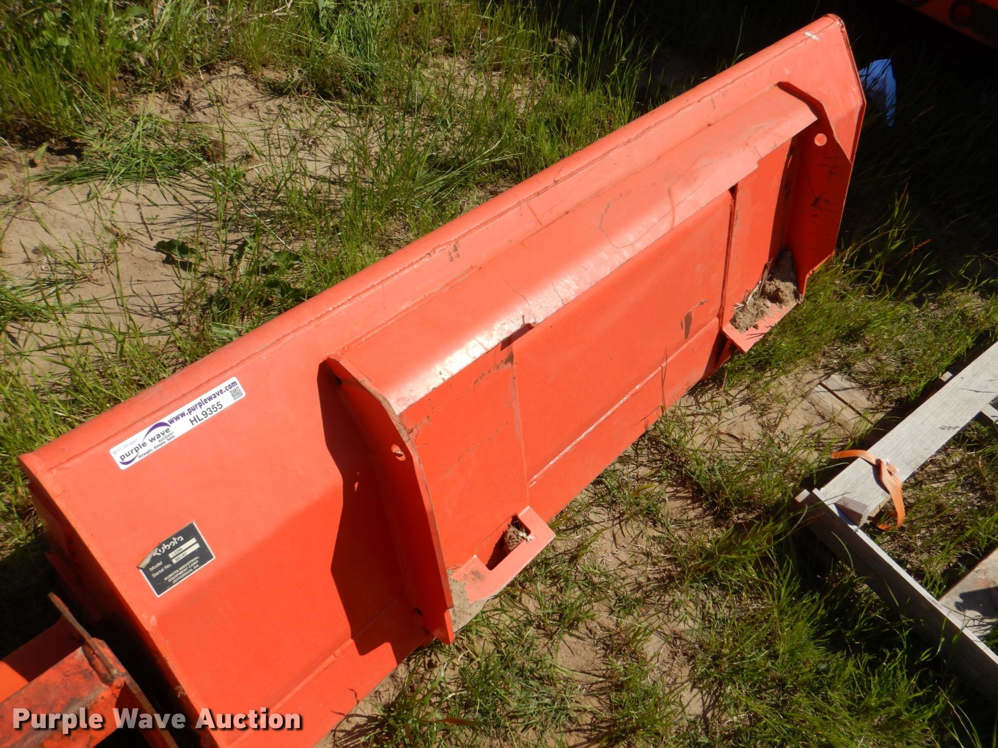 Kubota L2296 71"W skid steer bucket in Ada, OK Item HL9355 sold Purple Wave
