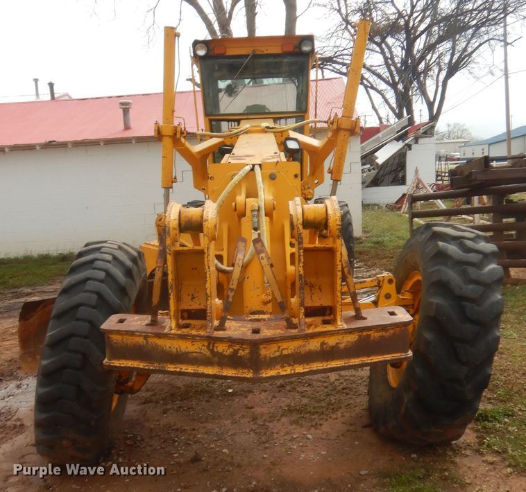 image for item HG9585 1986 John Deere 770B  motor grader