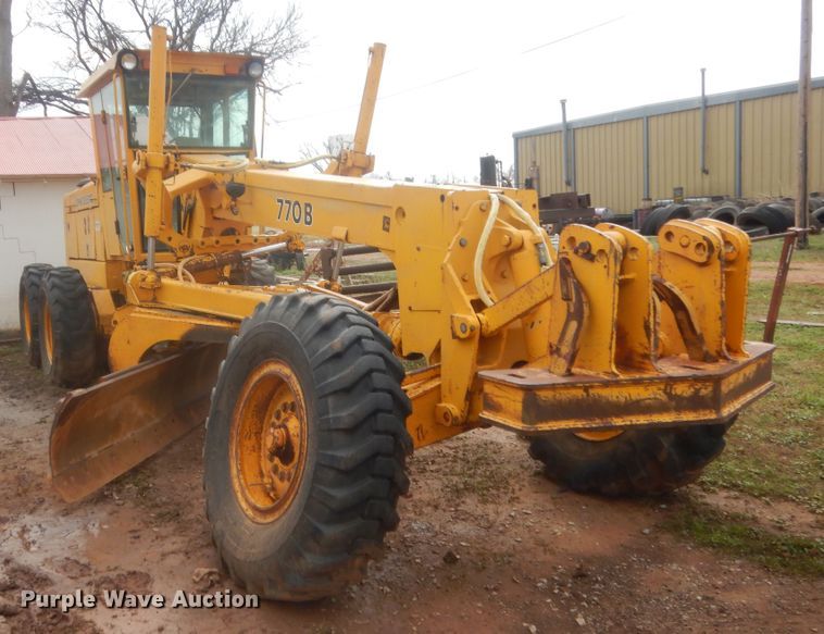 image for item HG9585 1986 John Deere 770B  motor grader