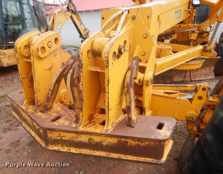 image for item HG9585 1986 John Deere 770B  motor grader