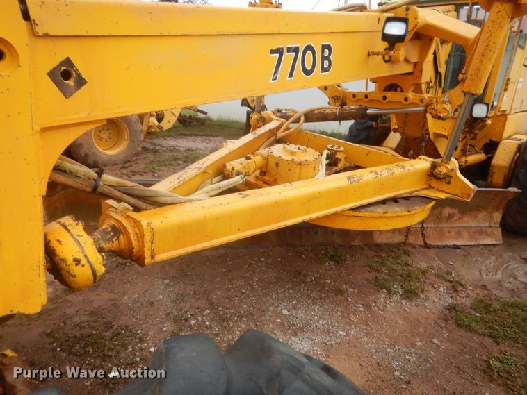 image for item HG9585 1986 John Deere 770B  motor grader