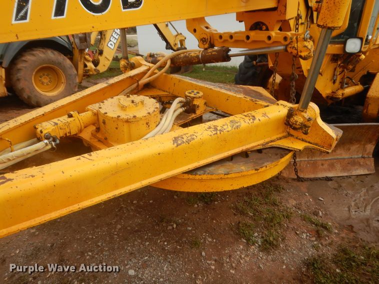 image for item HG9585 1986 John Deere 770B  motor grader