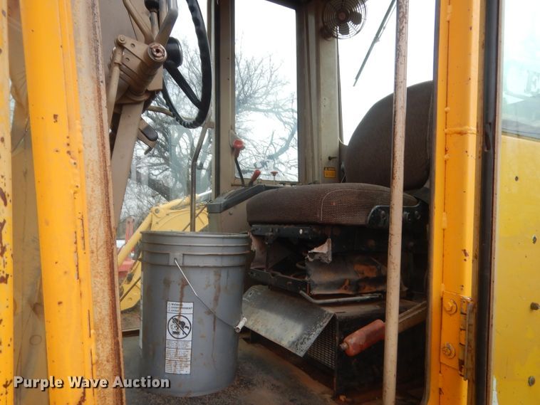 image for item HG9585 1986 John Deere 770B  motor grader