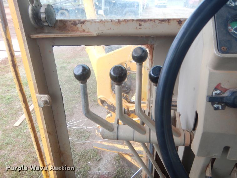 image for item HG9585 1986 John Deere 770B  motor grader