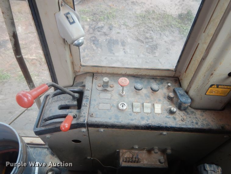 image for item HG9585 1986 John Deere 770B  motor grader