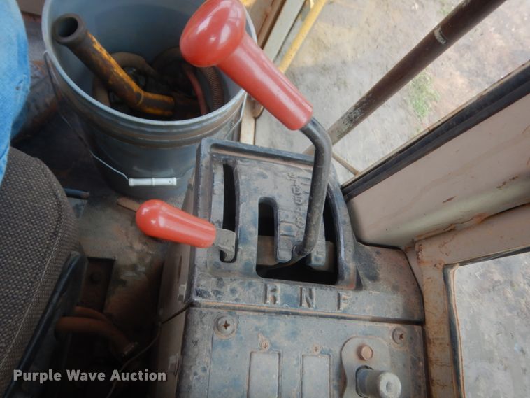 image for item HG9585 1986 John Deere 770B  motor grader