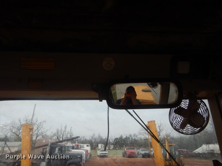 image for item HG9585 1986 John Deere 770B  motor grader