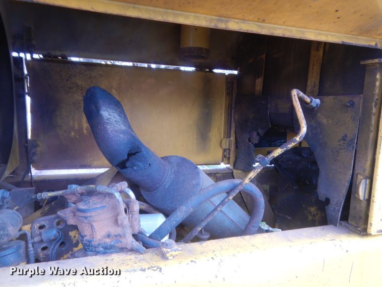 image for item HG9585 1986 John Deere 770B  motor grader