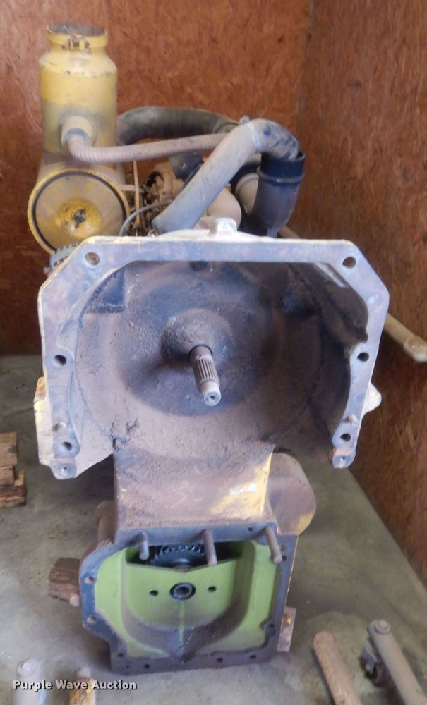 image for item HG9585 1986 John Deere 770B  motor grader