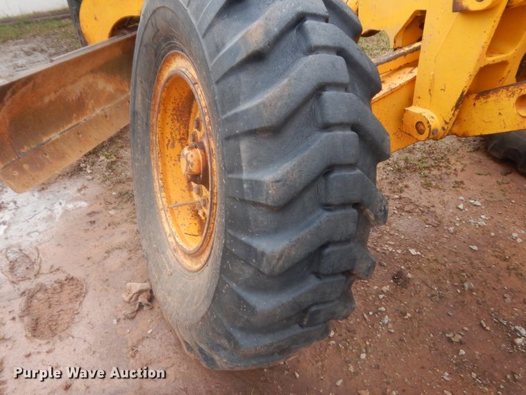 image for item HG9585 1986 John Deere 770B  motor grader