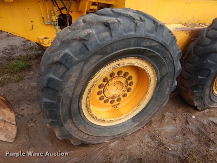 image for item HG9585 1986 John Deere 770B  motor grader