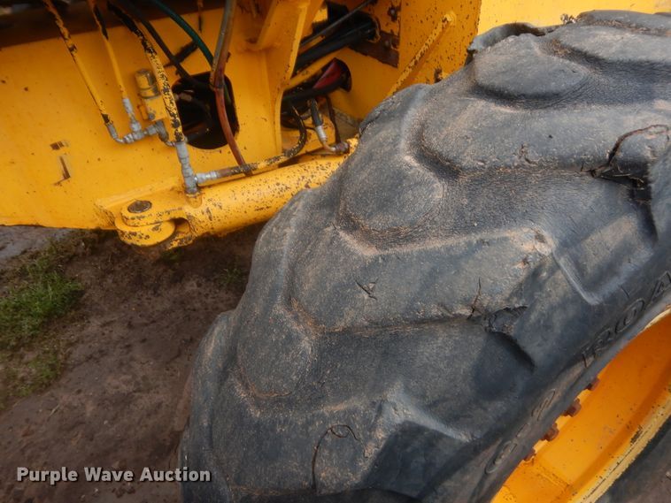 image for item HG9585 1986 John Deere 770B  motor grader