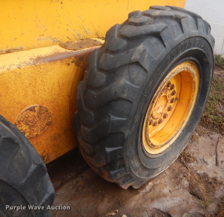 image for item HG9585 1986 John Deere 770B  motor grader