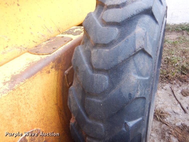 image for item HG9585 1986 John Deere 770B  motor grader