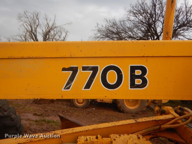 image for item HG9585 1986 John Deere 770B  motor grader