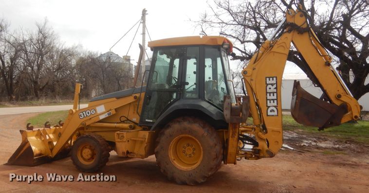 image for item HG9587 John Deere 310G  backhoe