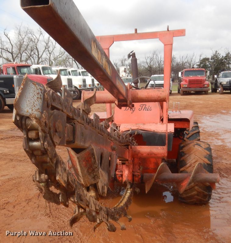 image for item HG9588 Ditch Witch R40  trencher