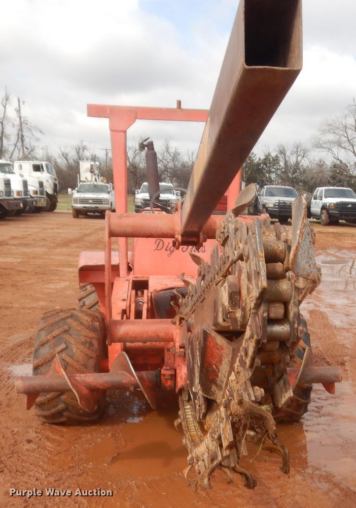 image for item HG9588 Ditch Witch R40  trencher