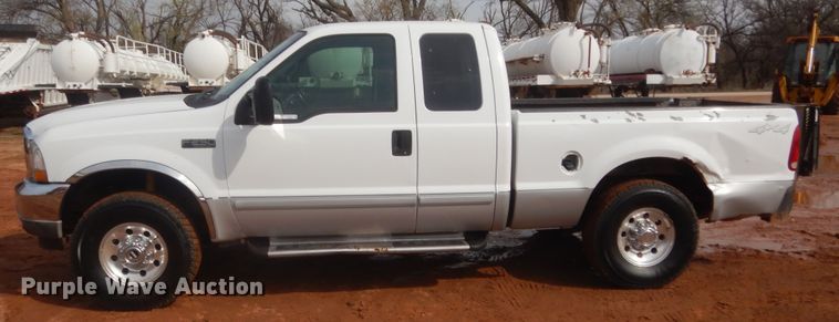 image for item HG9590 2002 Ford F250 Super Duty  SuperCab pickup truck