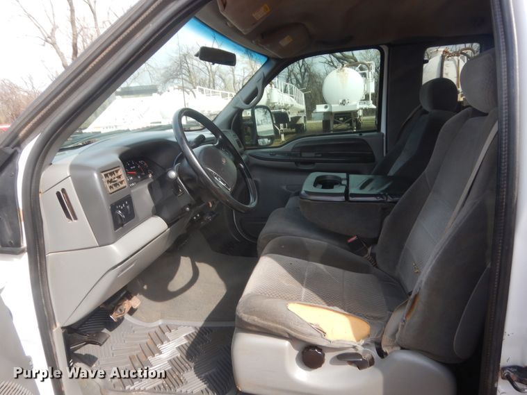 image for item HG9590 2002 Ford F250 Super Duty  SuperCab pickup truck