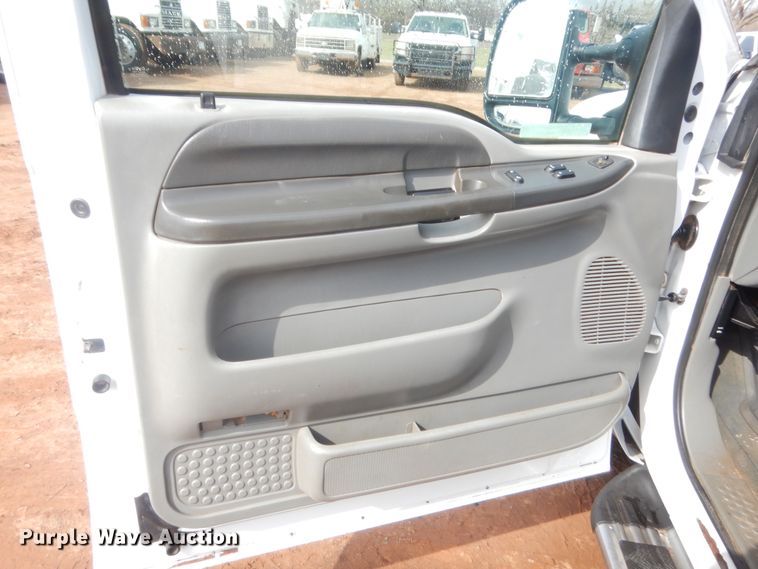 image for item HG9590 2002 Ford F250 Super Duty  SuperCab pickup truck