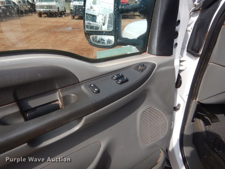 image for item HG9590 2002 Ford F250 Super Duty  SuperCab pickup truck