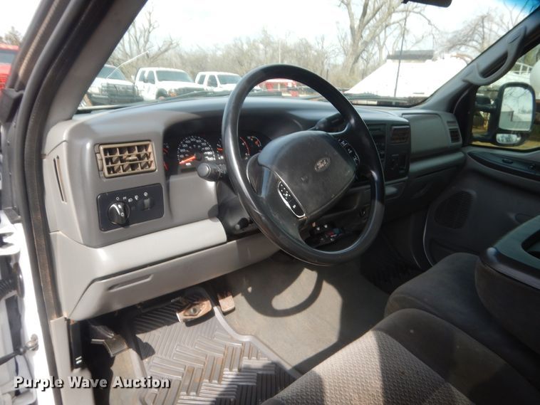 image for item HG9590 2002 Ford F250 Super Duty  SuperCab pickup truck