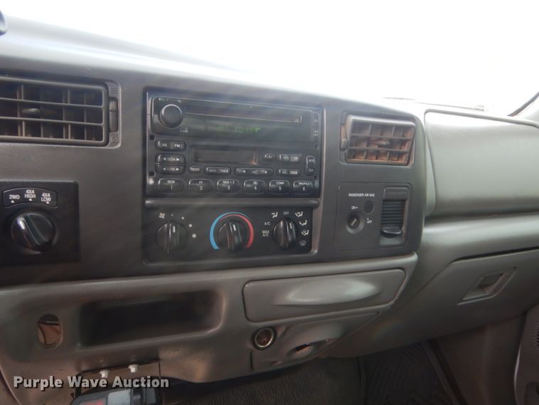 image for item HG9590 2002 Ford F250 Super Duty  SuperCab pickup truck