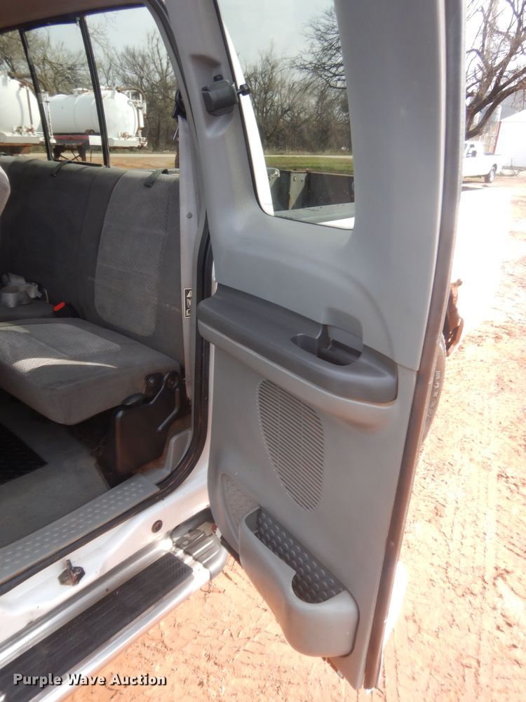 image for item HG9590 2002 Ford F250 Super Duty  SuperCab pickup truck