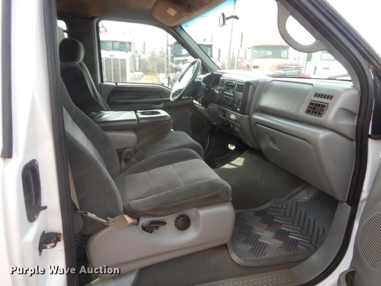 image for item HG9590 2002 Ford F250 Super Duty  SuperCab pickup truck