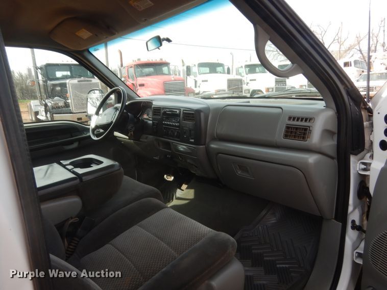 image for item HG9590 2002 Ford F250 Super Duty  SuperCab pickup truck