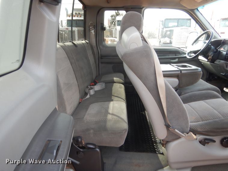 image for item HG9590 2002 Ford F250 Super Duty  SuperCab pickup truck