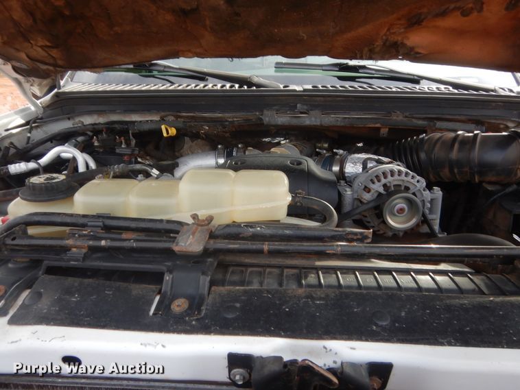 image for item HG9590 2002 Ford F250 Super Duty  SuperCab pickup truck