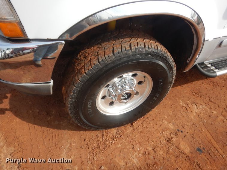 image for item HG9590 2002 Ford F250 Super Duty  SuperCab pickup truck